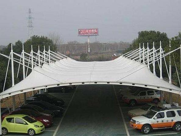 通道拱型膜結構汽車(chē)棚